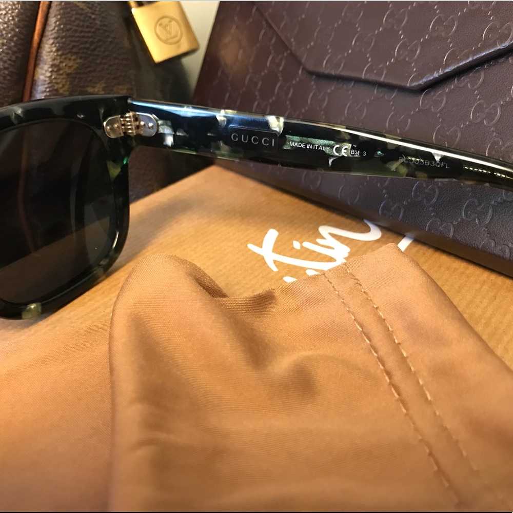  Gucci Sunglasses - Picture 6 of 8